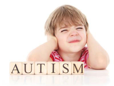 پرستار کودک در منزل | تشخیص اوتیسم در بدو تولد ممکن نیست